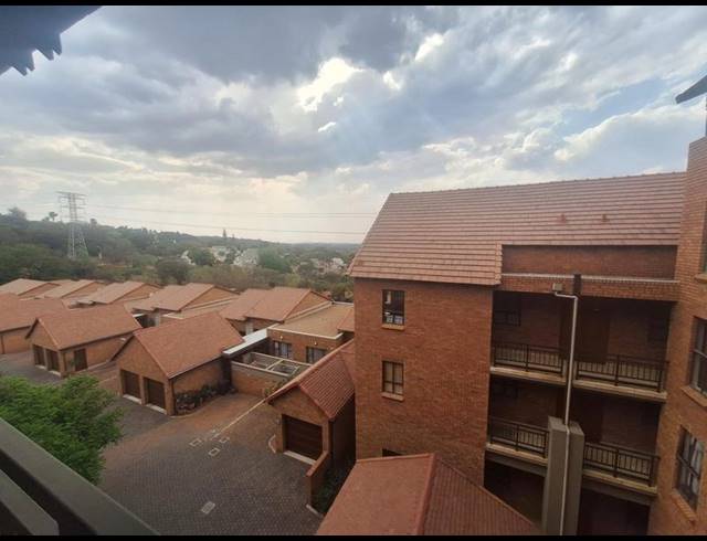 1 BEDROOM APARTMENT FOR SALE IN NEWLANDS